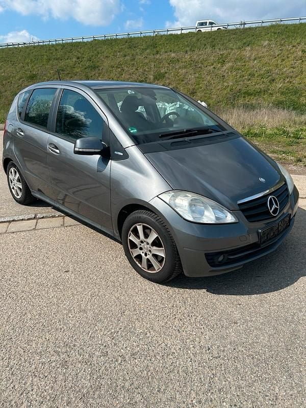 Gebraucht Mercedes A180 116 PS (85 kW) 2010 Grau Kleinwagen