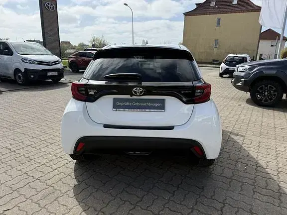 Gebraucht Toyota Yaris Comfort 116 PS (85 kW) 2024 Super white Kleinwagen
