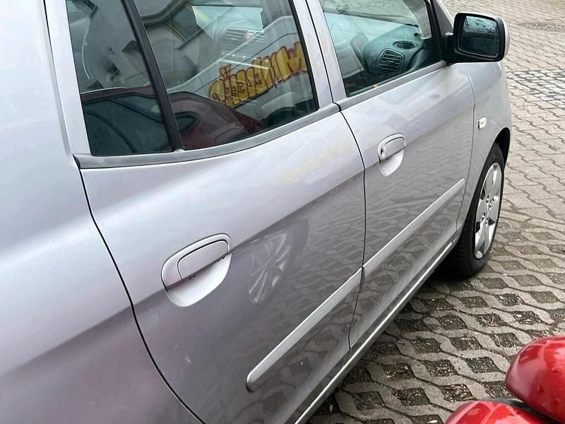 Gebraucht Kia Picanto 65 PS (47 kW) 2005 Silber Kleinwagen