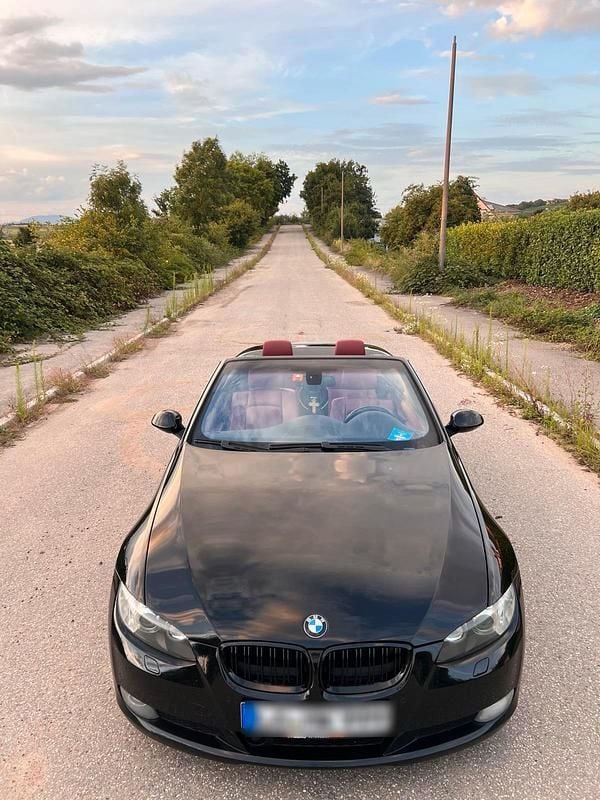Schwarz Gebraucht 2009 BMW 330 Cabriolet Cabrio | 12.000 € (Fairer Preis) - Bild 1/4