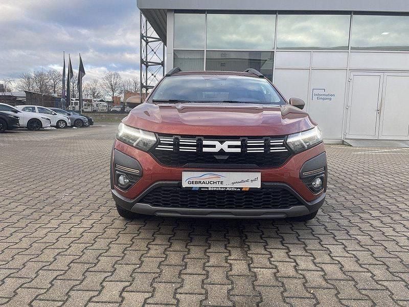 Gebraucht Dacia Jogger Extreme 94 PS (69 kW) 2024 Orange Van / Kleinbus