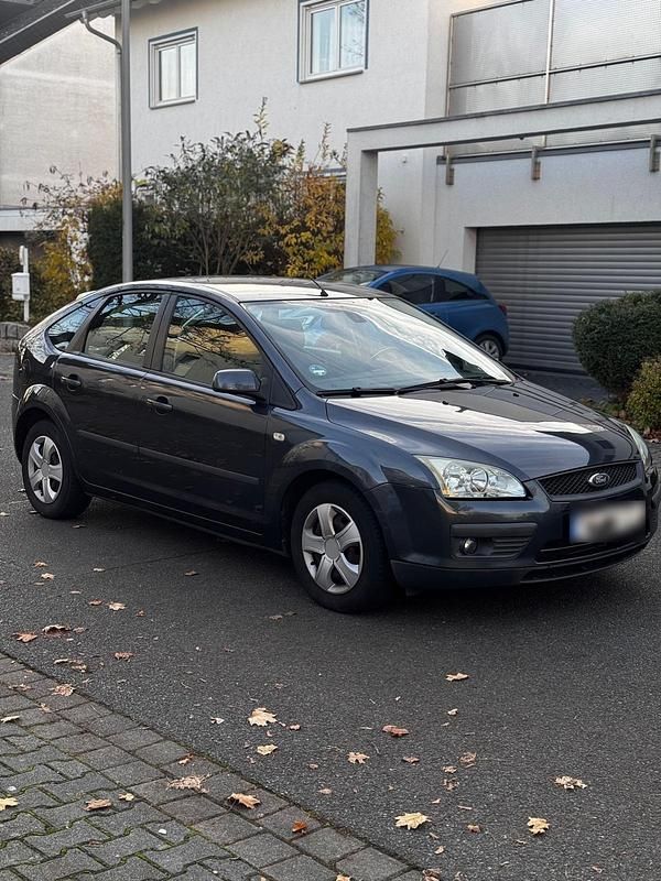 Gebraucht Ford Focus 100 PS (73 kW) 2006 Grau Kleinwagen