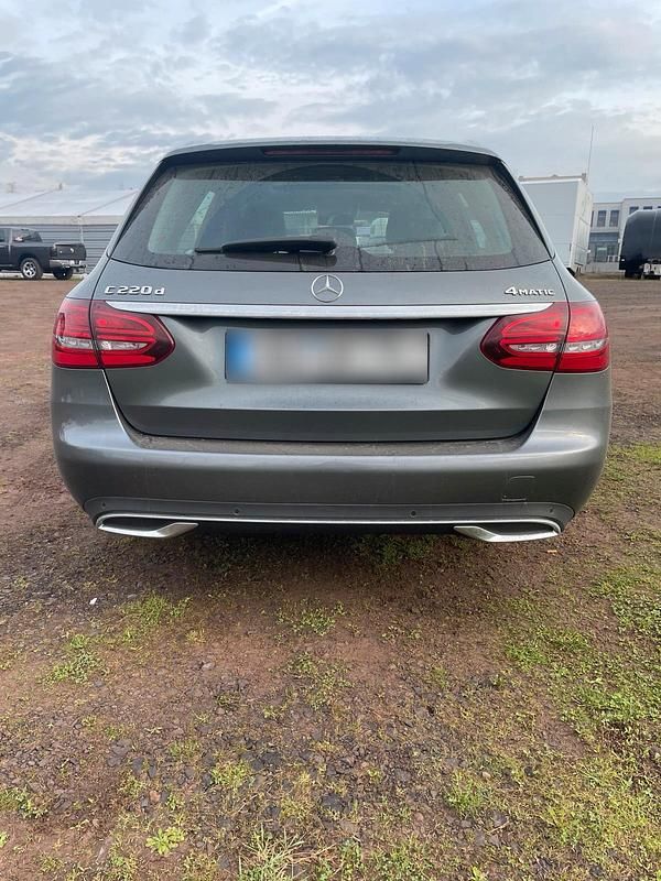 Gebraucht Mercedes C220 194 PS (142 kW) 2019 Grau Kombi