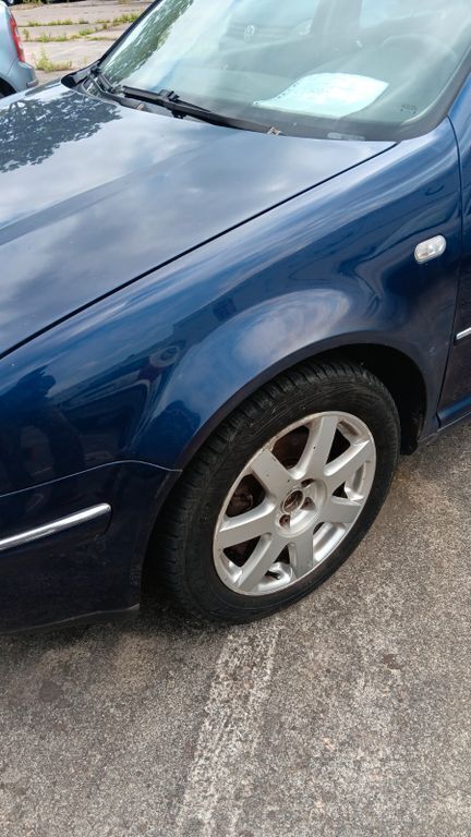 Grau Gebraucht 2003 VW Bora Basis Limousine | 1.100 € (Guter Preis) - Bild 1/4