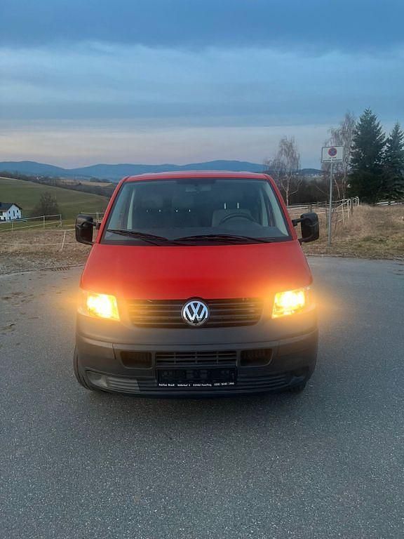 Gebraucht VW Transporter 136 PS (100 kW) 2009 Rot Van