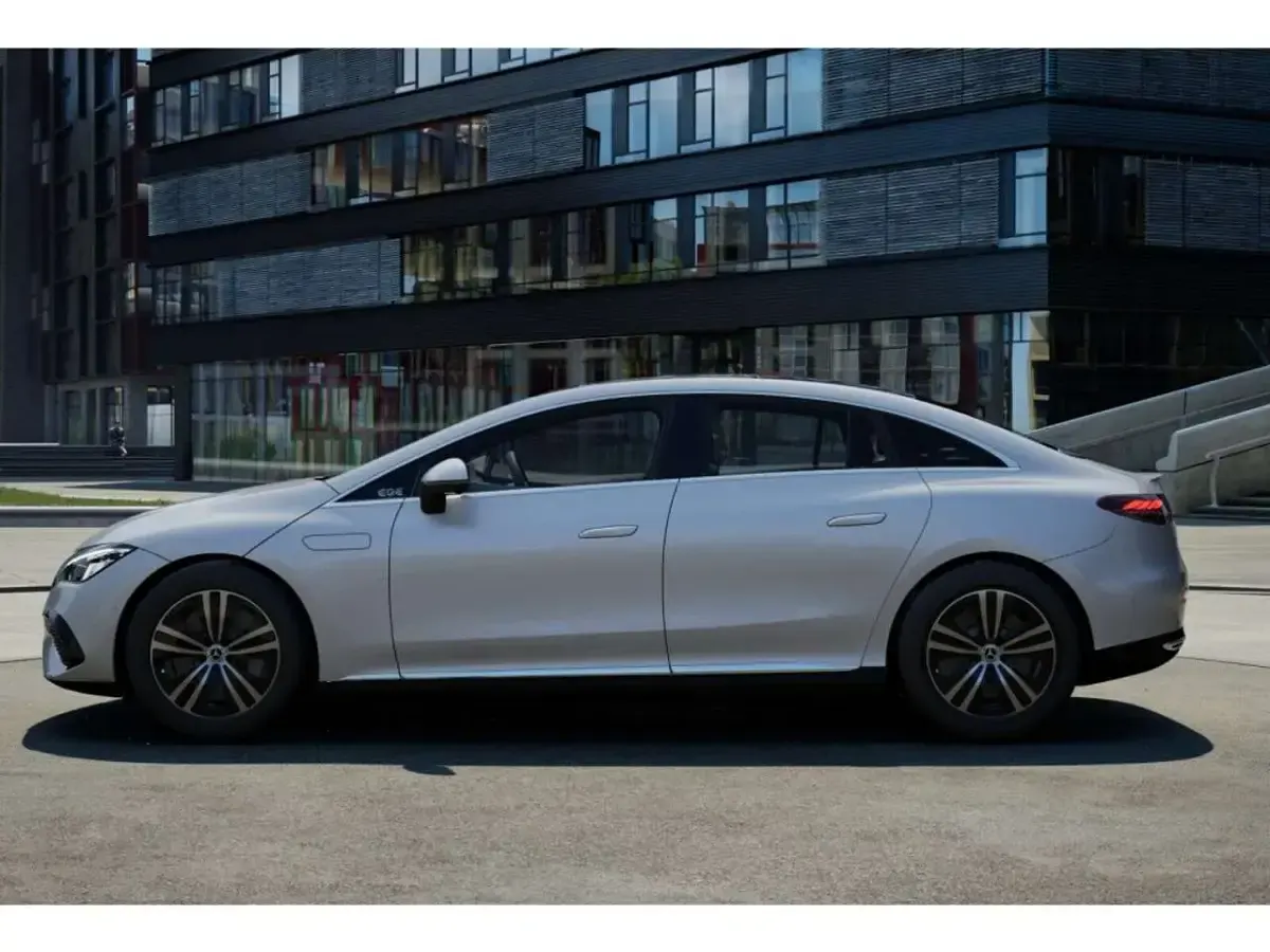 Gebraucht Mercedes EQE300 194 kW (265 PS) 2025 Silber Limousine