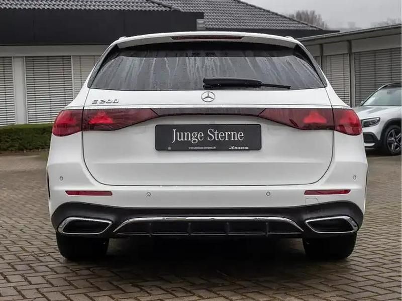 Gebraucht Mercedes E200 AMG 204 PS (150 kW) 2025 Weiss polarweiß Kombi