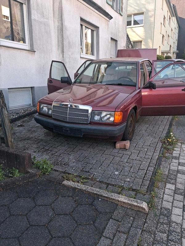 Second-hand Mercedes 190 1989 Roșu Berlinǎ