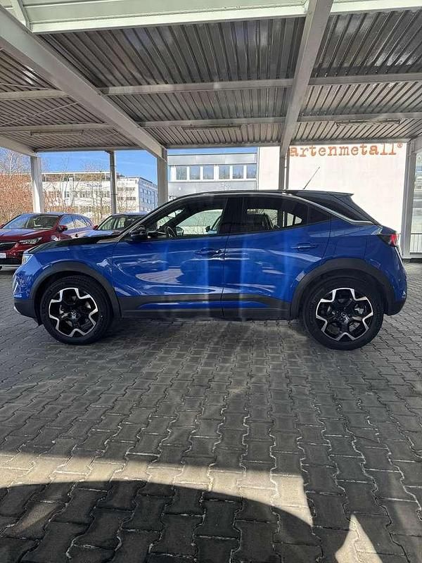 Gebraucht Opel Mokka-e Ultimate 100 kW (136 PS) 2022 Perl blau/voltaik blau SUV