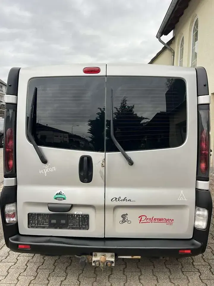 Gebraucht Opel Vivaro 101 PS (74 kW) 2005 Silber Van / Kleinbus