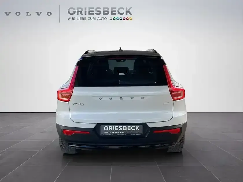 Gebraucht Volvo C40 169 kW (231 PS) 2023 Crystalweiss perleffekt SUV