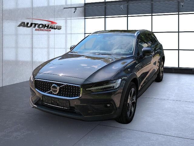 Gebraucht Volvo V60 CC Ultimate 197 PS (144 kW) 2023 Platinum grey / (grau) Kombi