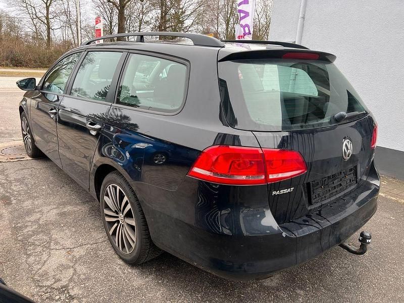 Gebraucht VW Passat 105 PS (77 kW) 2011 Schwarz Limousine