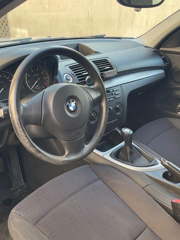 Gebraucht BMW 116 122 PS (89 kW) 2010 Weiß Kleinwagen