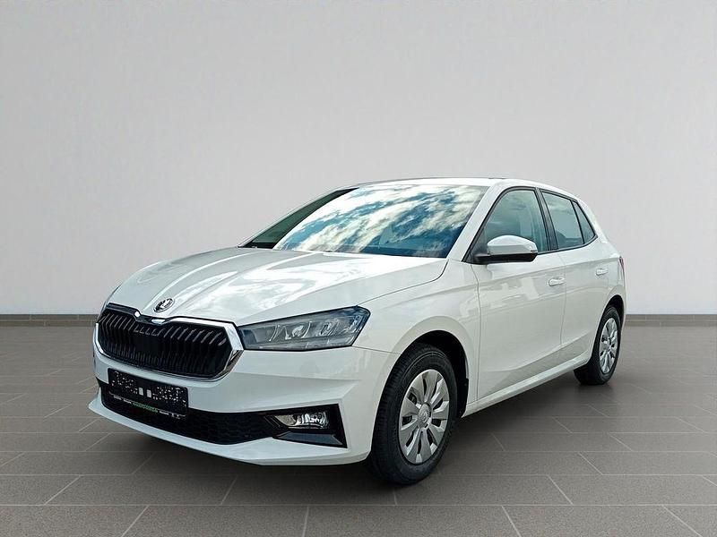 Neu Skoda Fabia Essence 80 PS (58 kW) 2025 Weiß Limousine