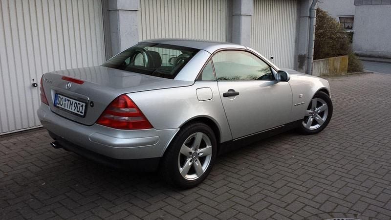 Silber Gebraucht 1997 Mercedes SLK230 Cabrio | 3.600 € (Guter Preis) - Bild 1/4