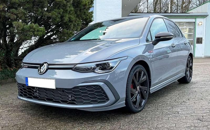 Gebraucht VW Golf VIII GTI 245 PS (180 kW) 2023 Grau Limousine