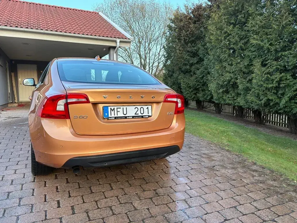 Gebraucht Volvo S60 Momentum 163 PS (119 kW) 2012 Gold Limousine