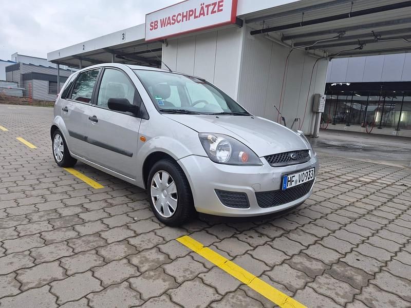 Gebraucht Ford Fiesta 60 PS (44 kW) 2007 Silber Kleinwagen
