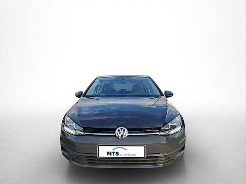 Gebraucht VW Golf VII Trendline 116 PS (85 kW) 2020 Grau Limousine