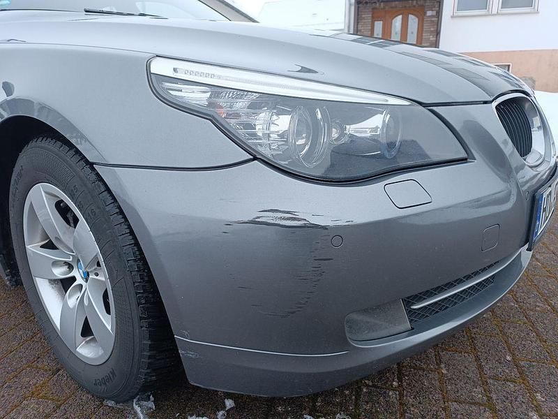 Gebraucht BMW 520 177 PS (130 kW) 2010 Grau Kombi