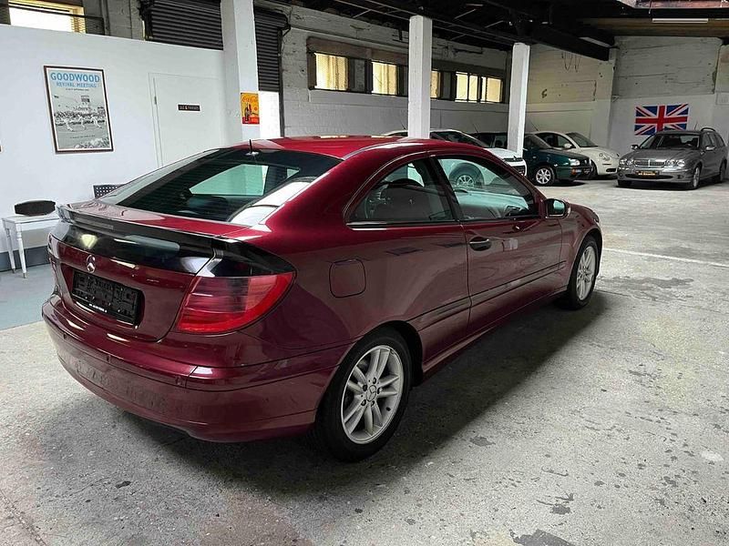 Gebraucht Mercedes C200 163 PS (119 kW) 2001 Rot Coupé