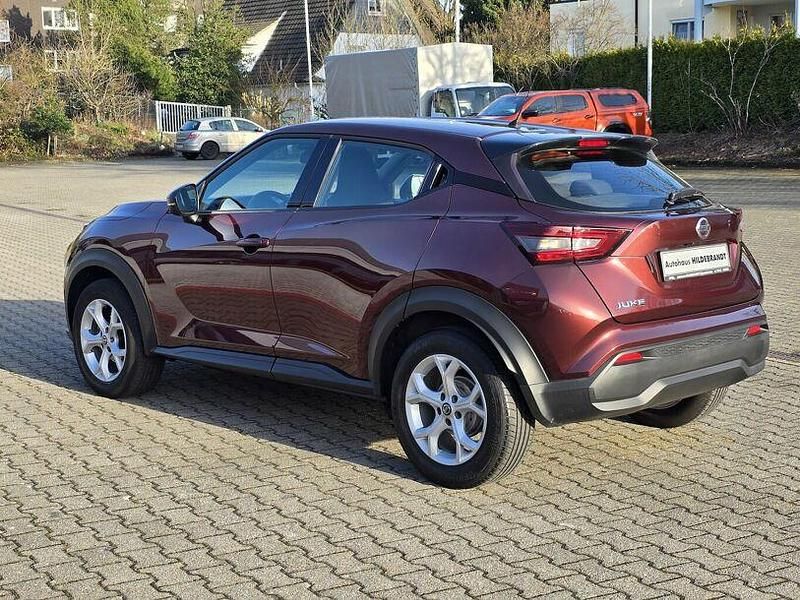 Gebraucht Nissan Juke Acenta 117 PS (86 kW) 2020 Rot SUV