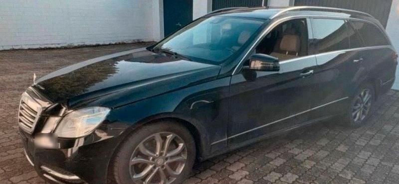 Gebraucht Mercedes E220 170 PS (125 kW) 2012 Schwarz Kombi