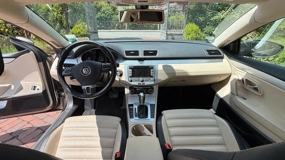Gebraucht VW Passat 200 PS (147 kW) 2011 Beige Limousine