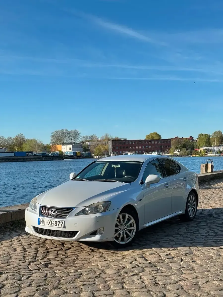 Second-hand Lexus IS250 208 CP (152 kW) 2006 Alb Berlinǎ