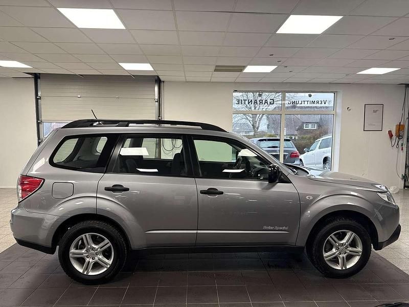 Gebraucht Subaru Forester Trend 150 PS (110 kW) 2013 Silber SUV