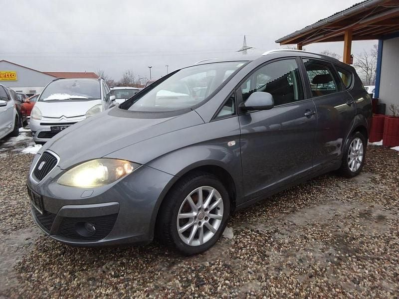 Grau Gebraucht 2012 Seat Altea XL Style Van / Kleinbus | 2.700 € (Guter Preis) - Bild 1/4