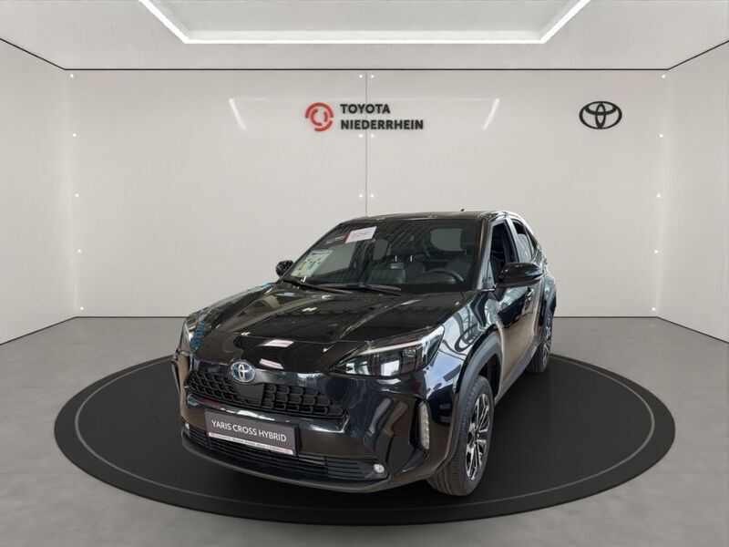 Schwarz Gebraucht 2023 Toyota Yaris Cross Team SUV | 25.222 € (Fairer Preis) - Bild 1/4