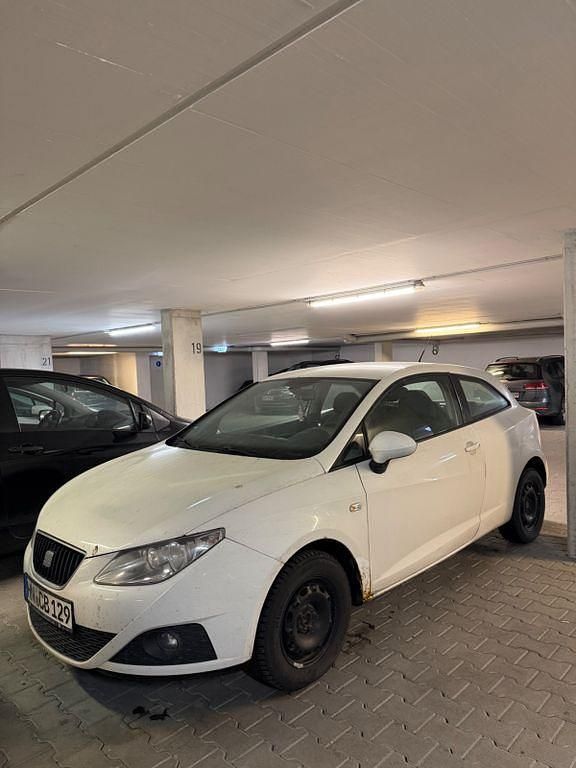 Weiß Gebraucht 2009 Seat Ibiza SC Reference Kleinwagen | 1.800 € (Fairer Preis) - Bild 1/4