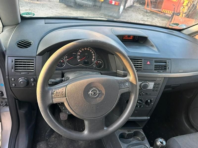 Gebraucht Opel Meriva 105 PS (77 kW) 2008 Silber Van / Kleinbus