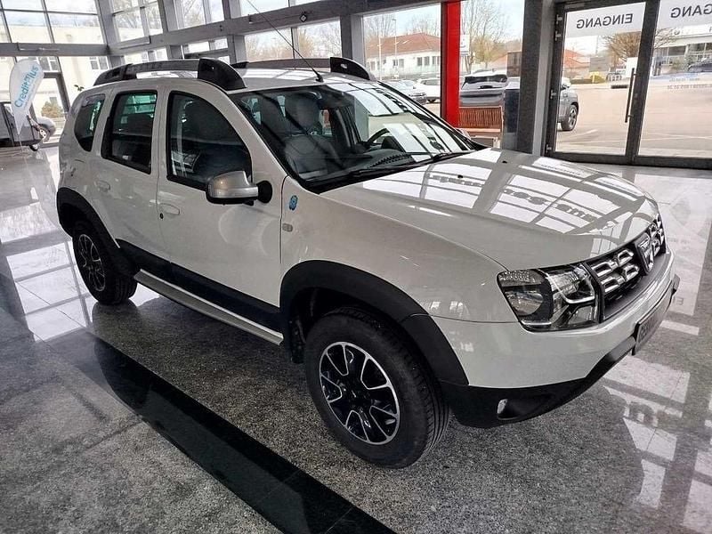 Gebraucht Dacia Duster Lauréate 114 PS (83 kW) 2016 Arktisweiß SUV