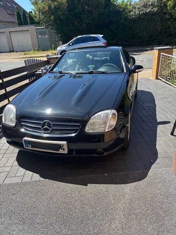 Schwarz Gebraucht 2001 Mercedes SLK320 AMG Cabrio | 8.400 € (Fairer Preis) - Bild 1/4