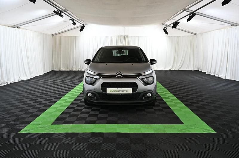 Gebraucht Citroën C3 110 PS (80 kW) 2024 Grau Limousine