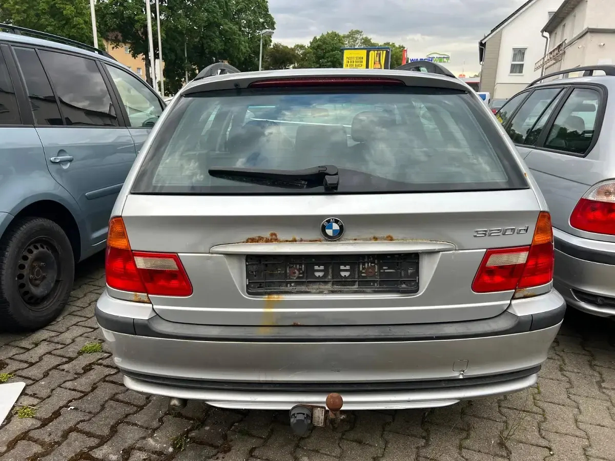 Gebraucht BMW 320 136 PS (100 kW) 2000 Silber Kombi