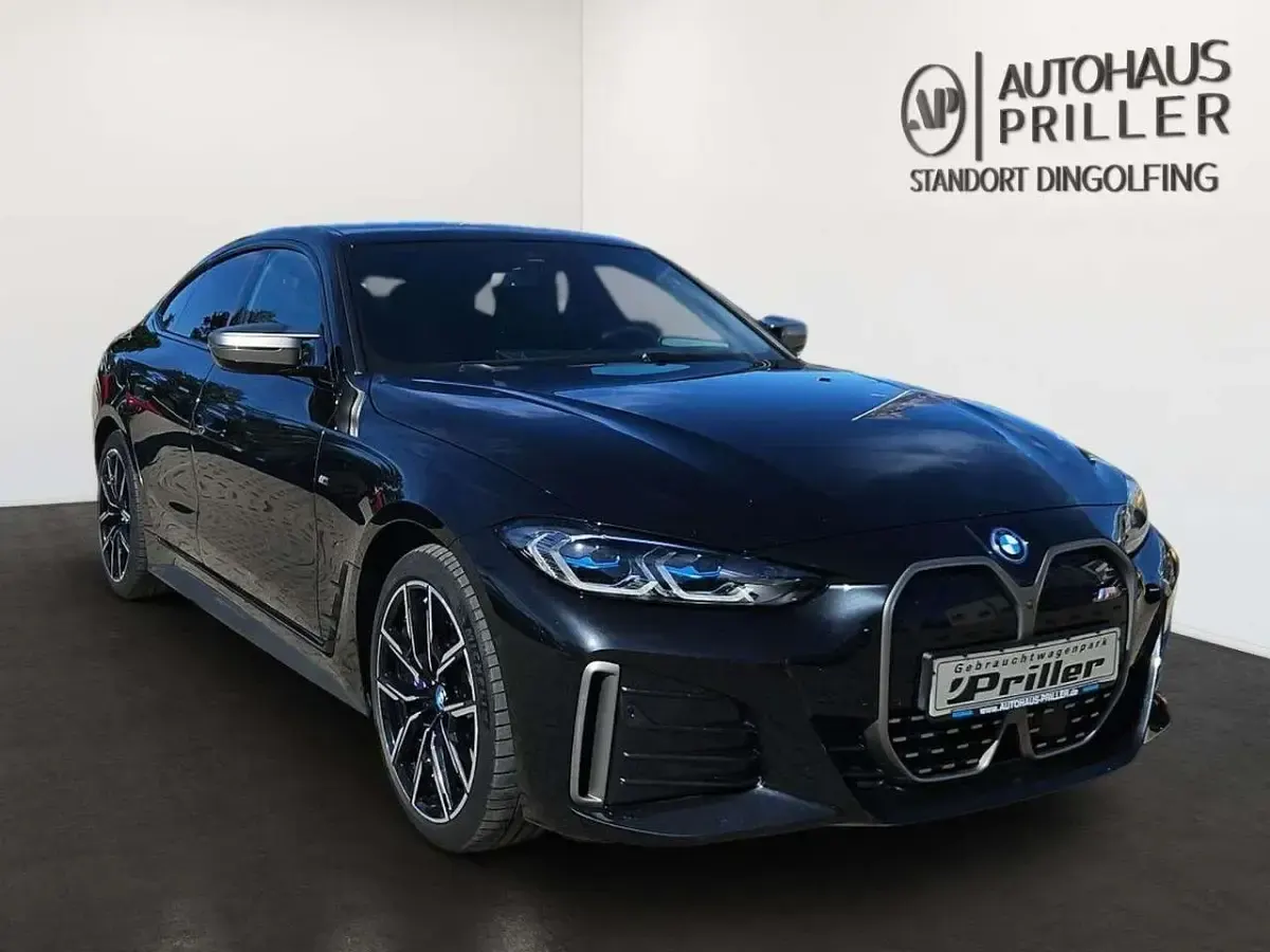 Gebraucht BMW i4 Performance 400 kW (544 PS) 2023 Saphirschwarz Limousine