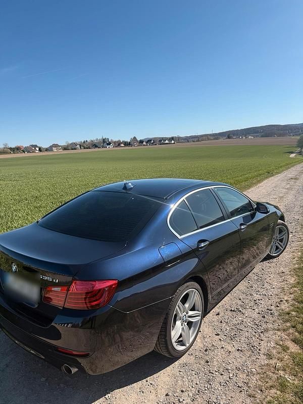 Gebraucht BMW 535 313 PS (230 kW) 2015 Blau Limousine