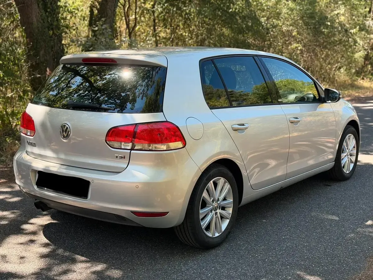 Gebraucht VW Golf VI 122 PS (89 kW) 2011 Grau Limousine