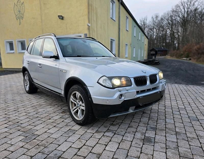 Grau Gebraucht 2004 BMW X3 SUV | 2.700 € (Guter Preis) - Bild 1/4