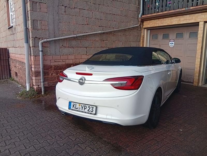 Gebraucht Opel Cascada Edition 170 PS (125 kW) 2017 Weiß Cabrio