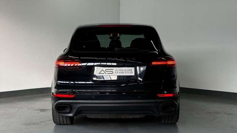 Gebraucht Porsche Cayenne 262 PS (192 kW) 2016 Tiefschwarz SUV