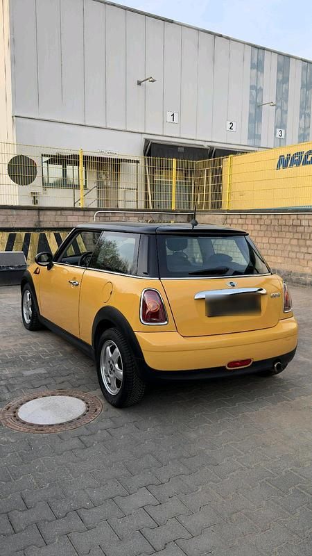 Gebraucht Mini Cooper Coupé 120 PS (88 kW) 2009 Gelb Coupé