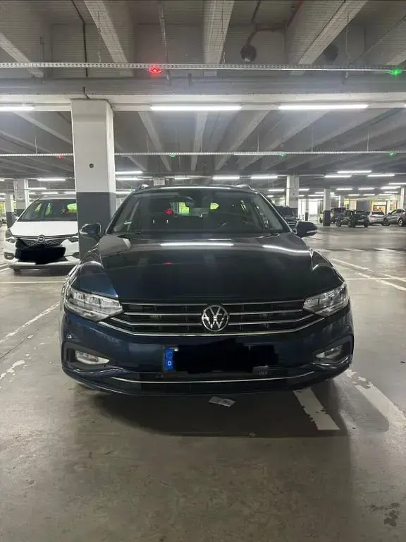 Gebraucht VW Passat 150 PS (110 kW) 2021 Blau Kombi