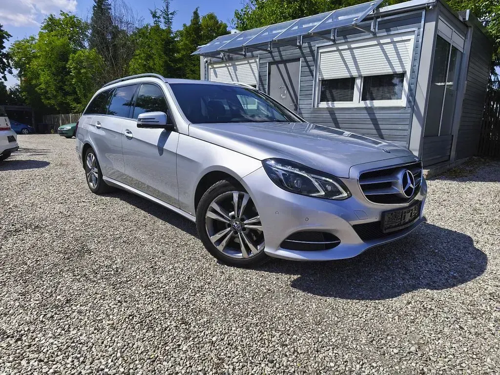 Gebraucht Mercedes E250 204 PS (150 kW) 2015 Silber Limousine