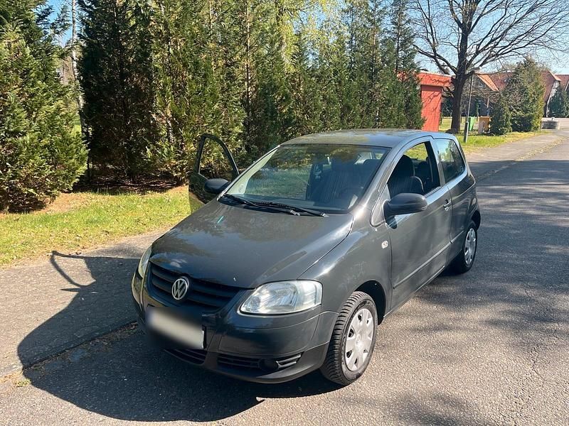 Second-hand VW Fox 55 CP (40 kW) 2004 Gri Hatchback