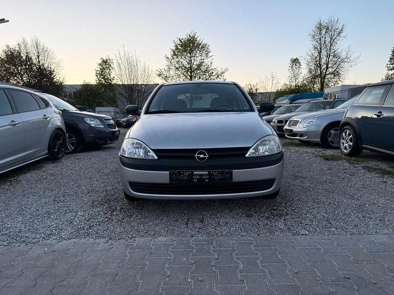 Używany Opel Corsa 58 KM (42 kW) 2002 Biały Hatchback